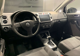 Подержанный автомобиль Volkswagen Golf Plus 2008 года (8 фото)