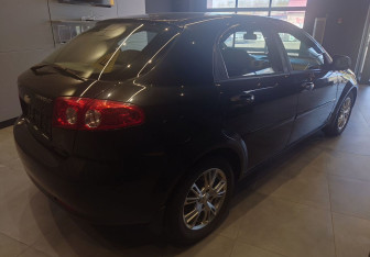 Подержанный автомобиль Chevrolet Lacetti Hatchback 2012 года (5 фото)