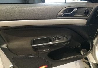 Подержанный автомобиль Skoda Octavia Liftback 2010 года (16 фото)