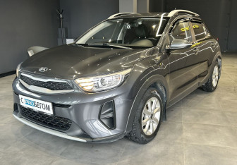 Подержанный автомобиль Kia Stonic 2019 года (4 фото)