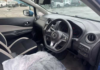 Подержанный автомобиль Nissan Note 2017 года (11 фото)