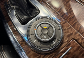 Подержанный автомобиль Nissan Patrol 2011 года (11 фото)