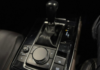 Подержанный автомобиль Mazda CX-30 2020 года (11 фото)