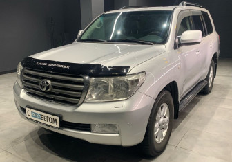 Подержанный автомобиль Toyota Land Cruiser Suv 2009 года (3 фото)