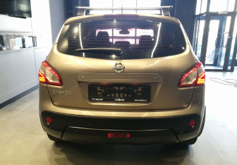 Подержанный автомобиль Nissan Qashqai 2013 года (7 фото)