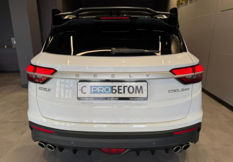 Подержанный автомобиль Geely Coolray 2023 года (6 фото)