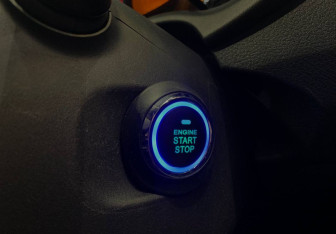 Подержанный автомобиль Toyota Corolla Sedan 2011 года (14 фото)