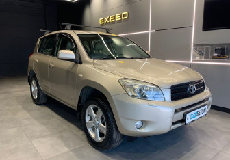 Подержанный автомобиль Toyota RAV4 2006 года (2 фото)