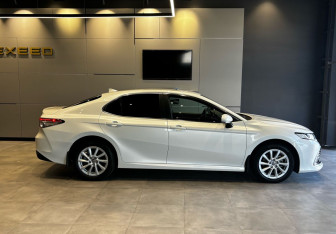 Подержанный автомобиль Toyota Camry Sedan 2021 года (3 фото)