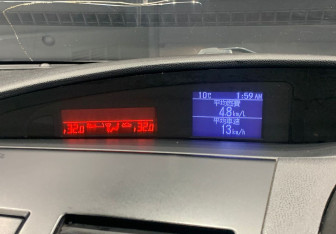 Подержанный автомобиль Mazda Axela Sedan 2010 года (13 фото)