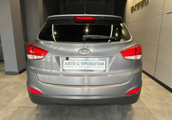 Подержанный автомобиль Hyundai ix35 2014 года (6 фото)