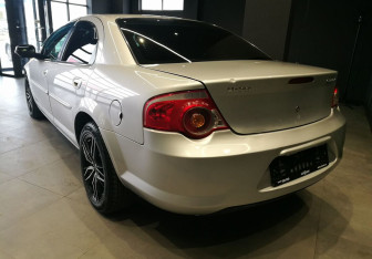 Подержанный автомобиль ГАЗ Volga Siber 2010 года (3 фото)