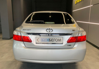 Подержанный автомобиль Toyota Premio 2007 года (6 фото)