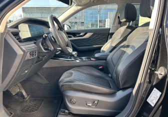 Подержанный автомобиль Hongqi HS5 2024 года (16 фото)