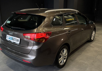 Подержанный автомобиль Kia Ceed Wagon 2013 года (5 фото)