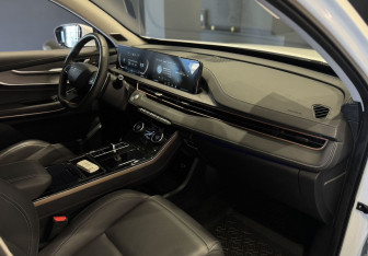 Подержанный автомобиль Exeed LX 2023 года (18 фото)