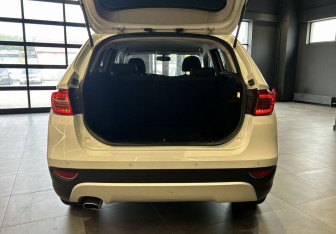 Подержанный автомобиль Brilliance V5 2014 года (13 фото)