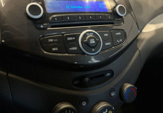 Подержанный автомобиль Chevrolet Spark 2021 года (11 фото)