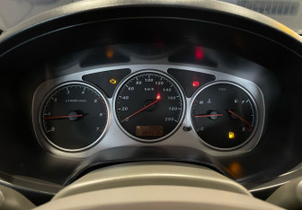 Подержанный автомобиль Great Wall Wingle 2013 года (15 фото)