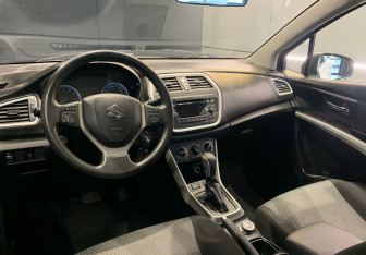 Подержанный автомобиль Suzuki SX4 Hatchback 2014 года (11 фото)