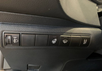 Подержанный автомобиль Toyota Corolla Sedan 2019 года (9 фото)