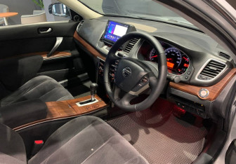 Подержанный автомобиль Nissan Teana 2010 года (12 фото)