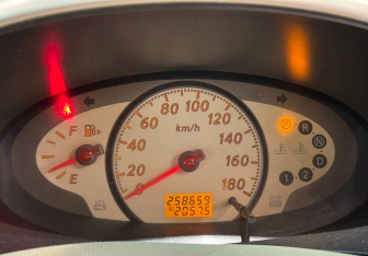 Подержанный автомобиль Nissan March Hatchback 2007 года (11 фото)