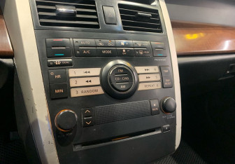 Подержанный автомобиль Nissan Teana 2007 года (11 фото)