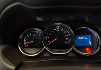 Подержанный автомобиль Renault Duster 2017 года (13 фото)