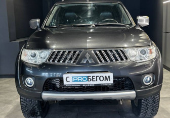 Подержанный автомобиль Mitsubishi Pajero Sport 2012 года (2 фото)