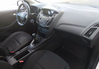 Подержанный автомобиль Ford Focus Wagon 2017 года (11 фото)