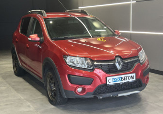 Подержанный автомобиль Renault Sandero 2016 года (4 фото)