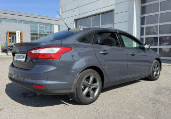 Подержанный автомобиль Ford Focus Sedan 2014 года (6 фото)