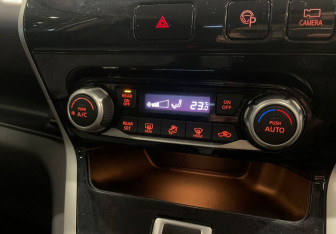 Подержанный автомобиль Nissan Serena Minivan 2017 года (16 фото)