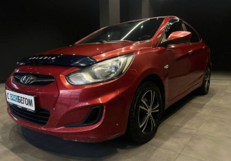 Подержанный автомобиль Hyundai Solaris Sedan 2012 года (4 фото)