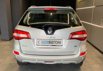 Подержанный автомобиль Renault Koleos 2012 года (6 фото)
