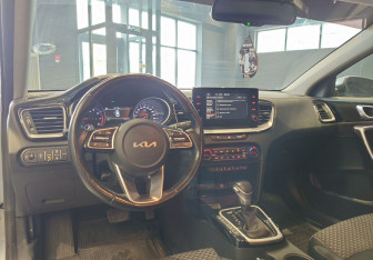 Подержанный автомобиль Kia Ceed Wagon 2021 года (11 фото)