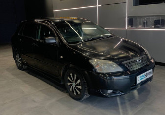 Подержанный автомобиль Toyota Corolla Hatchback 2003 года (2 фото)