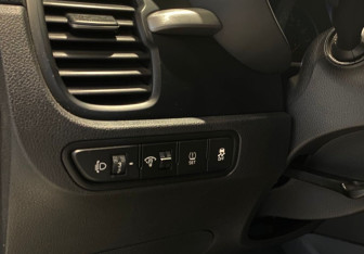 Подержанный автомобиль Kia Rio Sedan 2018 года (13 фото)