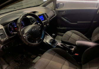 Подержанный автомобиль Kia Cerato Sedan 2013 года (9 фото)