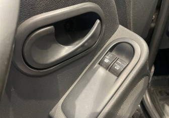 Подержанный автомобиль Renault Duster 2013 года (13 фото)