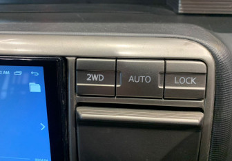 Подержанный автомобиль Nissan X-Trail 2002 года (11 фото)