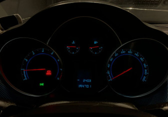 Подержанный автомобиль Chevrolet Cruze Sedan 2012 года (9 фото)