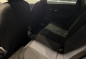 Подержанный автомобиль Volkswagen Polo Sedan 2012 года (14 фото)