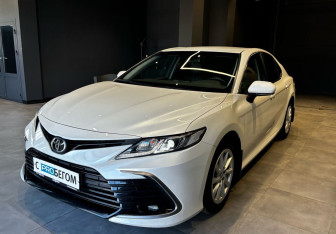 Подержанный автомобиль Toyota Camry Sedan 2021 года (9 фото)