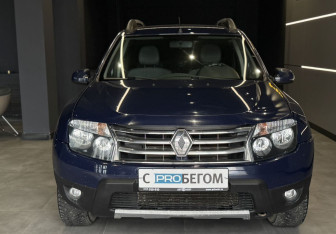 Подержанный автомобиль Renault Duster 2014 года (3 фото)