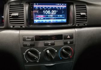 Подержанный автомобиль Toyota Corolla Sedan 2006 года (12 фото)