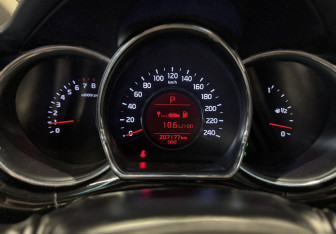 Подержанный автомобиль Kia Ceed Wagon 2013 года (15 фото)