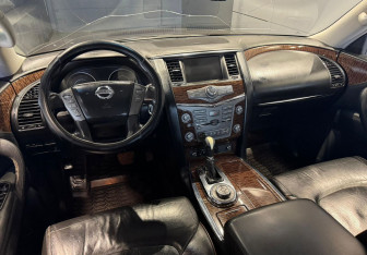 Подержанный автомобиль Nissan Patrol 2011 года (8 фото)