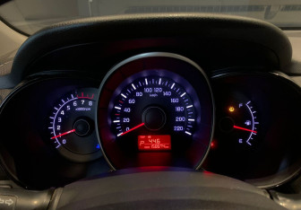 Подержанный автомобиль Kia Rio Hatchback 2014 года (8 фото)